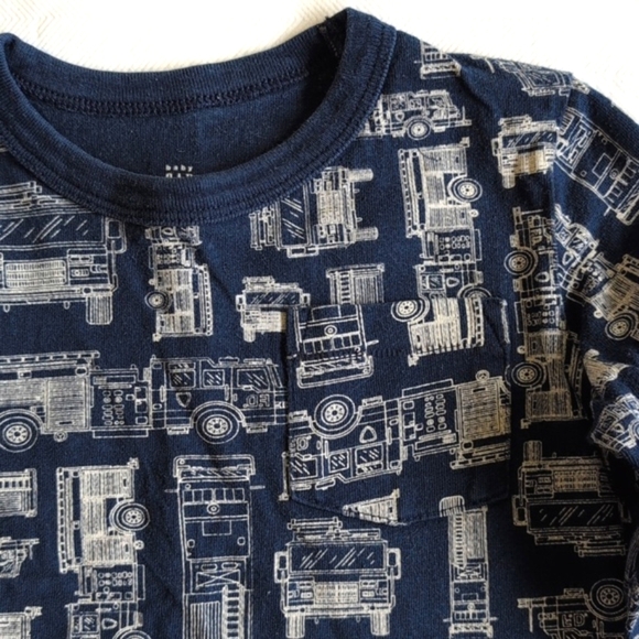 babyGap navy blue firetruck cotton pocket long sleeve shirt 18-24 months baby - Picture 3 of 6